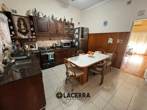 Casa 3 ambientes con 2 baños