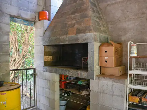 Quincho con Pileta en Venta 500 m2 terreno