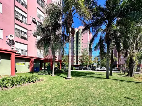 LUMINOSO 3 AMBIENTES EN 9no PISO EN BARRIO LOS ALAMOS!