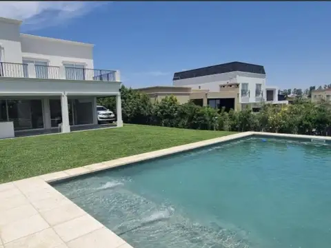 Casa en Venta de 5 dormitorios