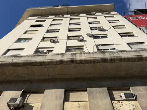 Carlos Pellegrini 400