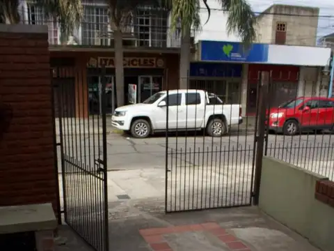 Hipólito Yrigoyen 300