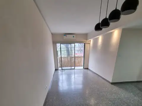 Joaquín V. González 1200, Piso 1º