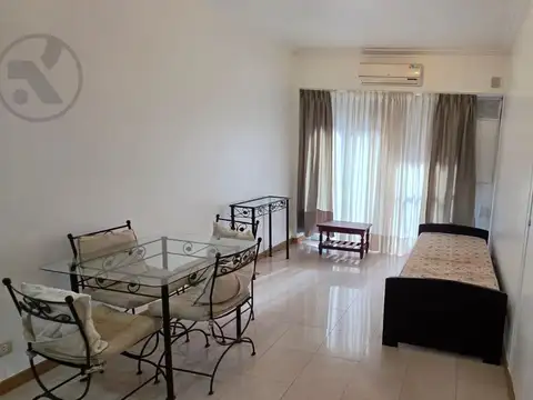ALQUILER 24 MESES | UN AMBIENTE CON BALCON A LA CALLE | A MEDIA CUADRA A COLON