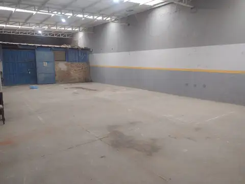 Alquiler galpón 295 m² al fondo
