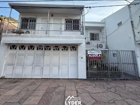 Casa Premium en alquiler de dos plantas. Cervantes 274.