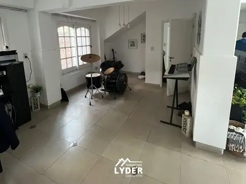 Casa 5 ambientes con 3 baños