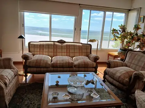 Departamento en Venta de 8 ambientes