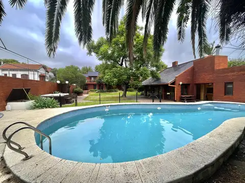 Casa 6 ambientes en Lomas este