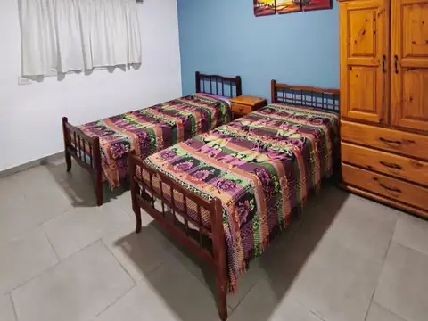 CASA EN VENTA  3  AMBIENTES - SANTA CLARA DEL MAR .