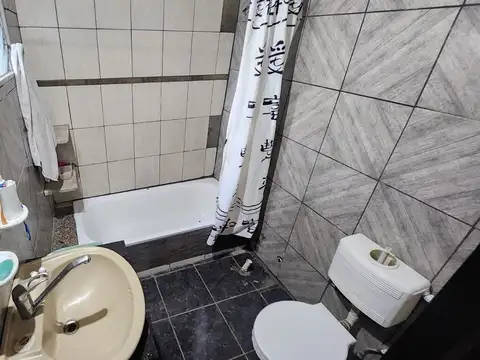 Depto Tipo Casa 2 ambientes con 1 baño