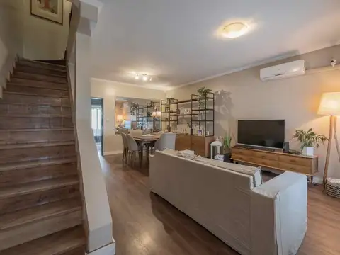 Depto Tipo Casa en Venta de 5 ambientes