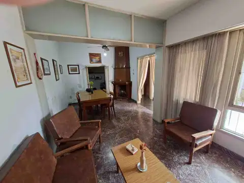 Depto Tipo Casa en Venta 40 años
