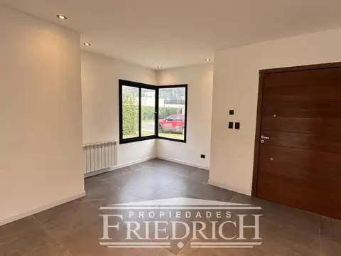 Casa en Alquiler en Barrio Privado Astorga, USD 2.000