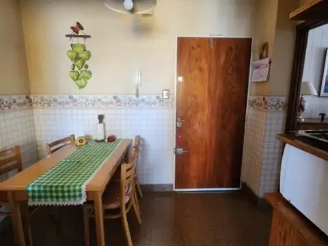 DEPTO EN VENTA LAS FLORES 380 WILDE 3 AMBIENTES CON COCHERA