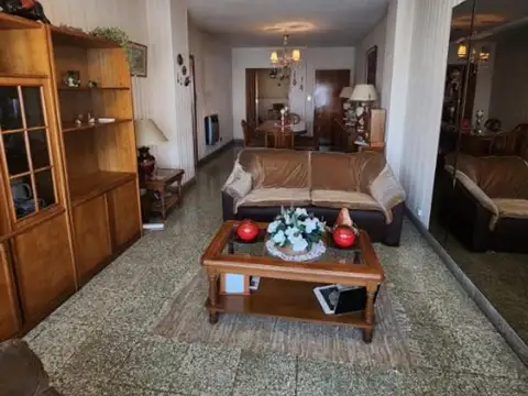 Las Flores 300, Piso 4°