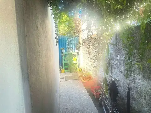 Casa 4 ambientes con 1 baño