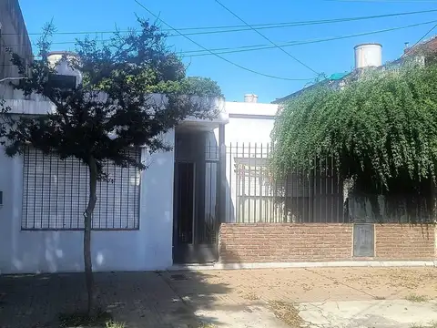 Venta casa 4 ambientes  Villa Ballester a reciclar