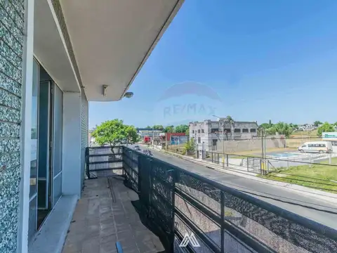 Local en Venta 64 años