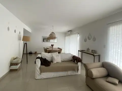 Departamento en Venta con 3 cocheras