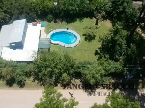 Casa 5 ambientes con 3 baños