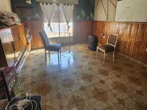 VIVIENDA CON LOCAL Y GALPON EN VENTA C.GRAL.BELGRANO 3700