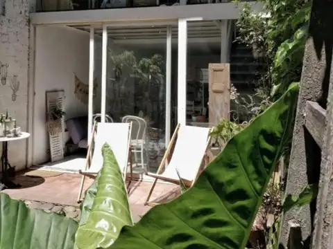 Venta PH. 2 Ambientes. Patio. Cochera. Sin expensas