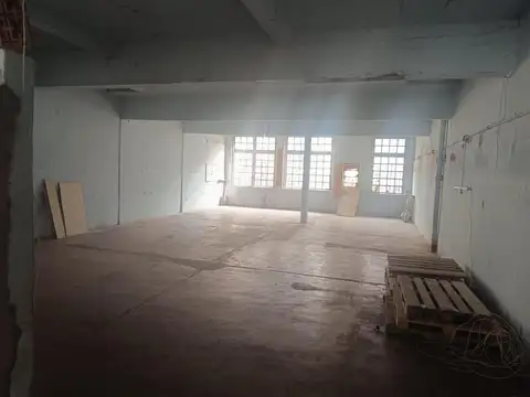 Galpón en venta - Oficina - 1 Baño - 220Mts2 - Floresta