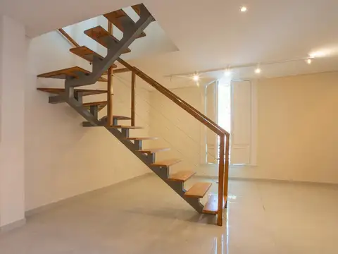 VENTA / PERMUTA Casa de 3 dormitorios en Barrio Lourdes, Rosario.