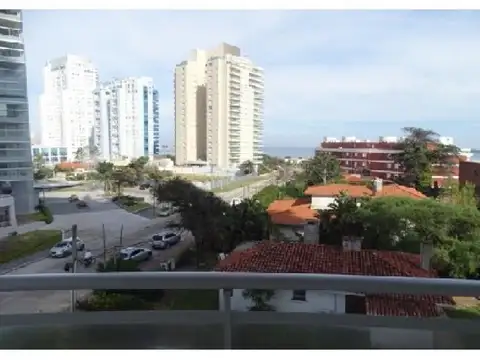 Departamento 4 ambientes con 3 baños