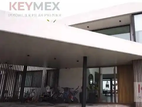 Casa en Venta con 3 cocheras