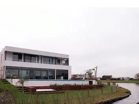 Casa en Venta en Puertos, USD 1.800.000