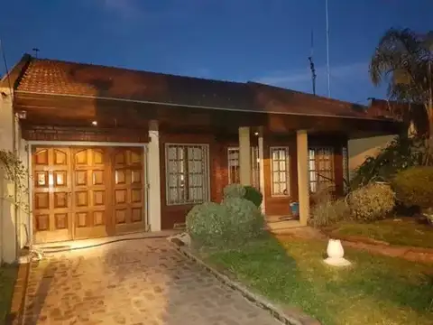 Venta De Hermosa Casa En Merlo-parque San Martin.
