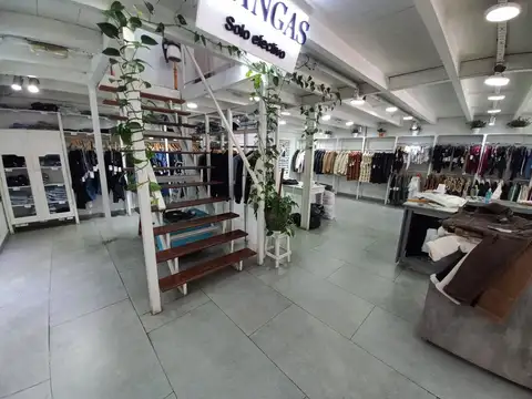 Local en Venta en Rafael Calzada, USD 330.000