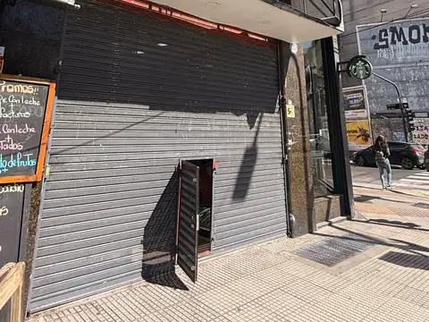 LOCAL en Av Corrientes y Jean Jaures - ABASTO - Excelente vidriera y Marquesina