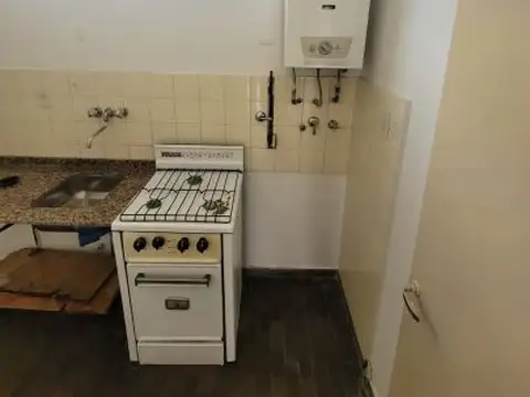 Venta monoambiente posibilidad de dividir en 1 dormitorio Montevideo 1400