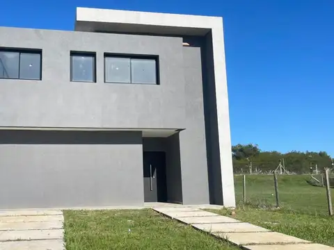 Casa en Venta en San Sebastián Area 1
