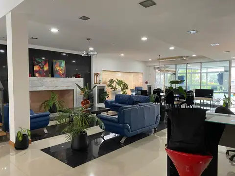 Casa 8 ambientes con 4 baños