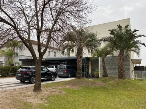 Casa en venta al río en Santa Catalina Villa Nueva Tigre