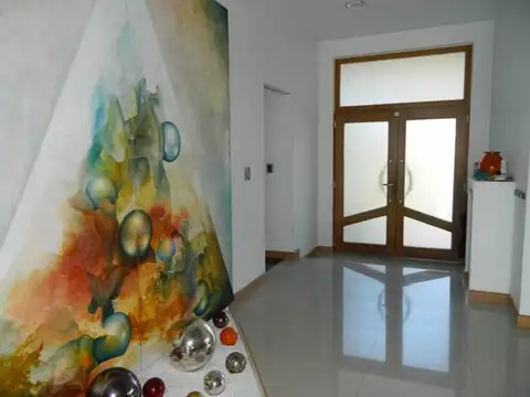 Casa en venta al río Santa Catalina