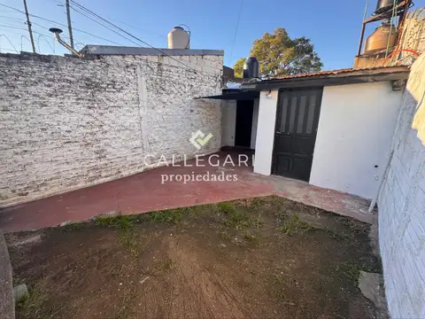 Depto Tipo Casa en Alquiler de 2 ambientes