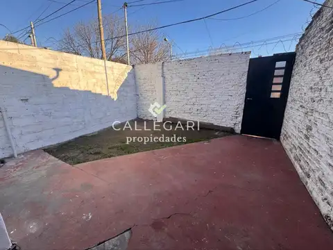 Depto Tipo Casa en Alquiler de 1 dormitorio