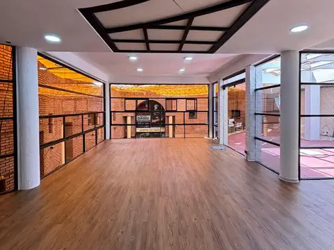 Local comercial con escritura en  centro renovado a nuevo