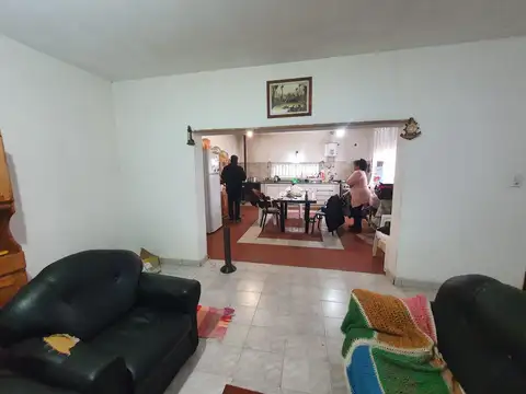 Casa en Venta con 3 cocheras