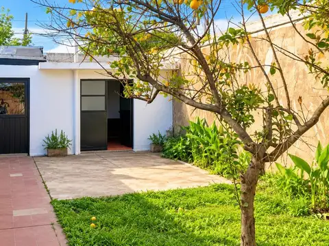 Casa 4 ambientes con 1 baño