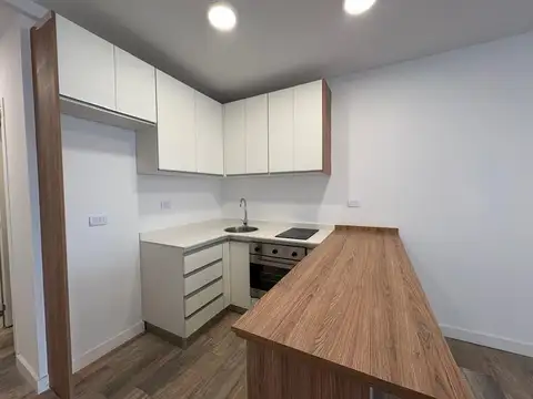 Departamento en Alquiler en Coghlan, $ 700.000