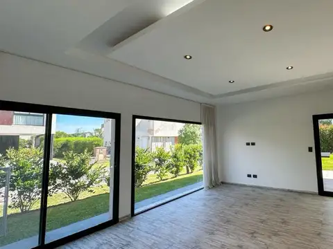 Casa en Venta en Vila Marina, USD 350.000