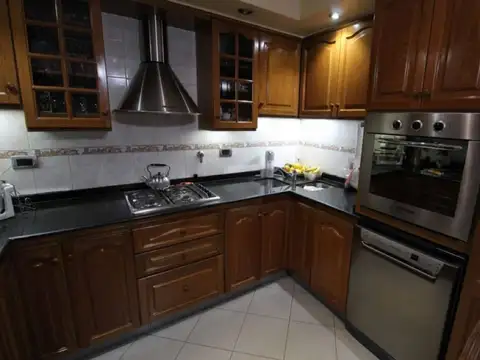 Depto Tipo Casa 5 ambientes con 2 baños