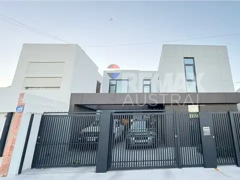 Casa 4 dormitorios barrio Roca