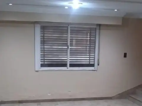Depto Tipo Casa 4 ambientes con 2 baños